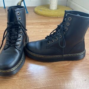 Doc Marten boots Zavala in a US size 7 (women’s)